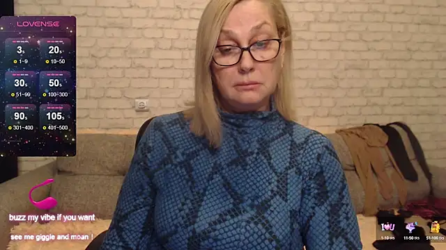 Snapshot of IlariaCetoi chatting on March 12, 2025, 2:12 pm IlariaCetoi online show from March 12, 2025, 2:12 pm