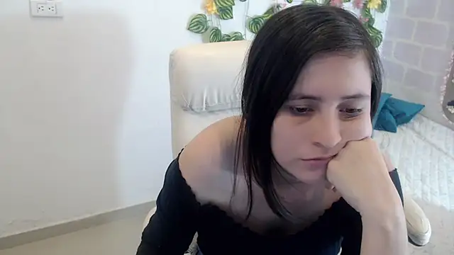 tania sweet   online show from September 26, 2025, 3:49 pm