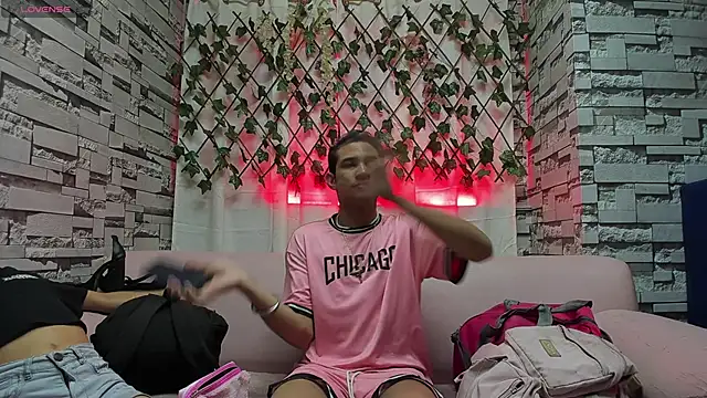 red point x online show from February 9, 2025, 1:55 am