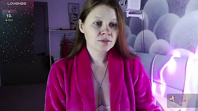 Snapshot of alekasamui chatting on November 7, 2025, 1:05 am alekasamui online show from November 7, 2025, 1:05 am