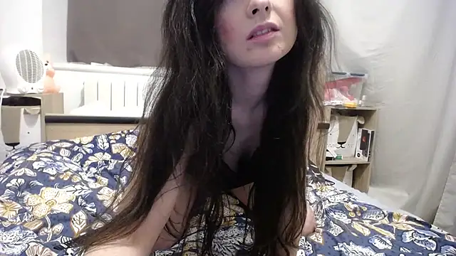 Snapshot of desirmiss1 chatting on February 24, 2025, 9:43 am desirmiss1 online show from February 24, 2025, 9:43 am