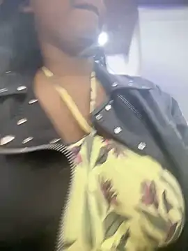 Snapshot of Tayra_Siny chatting on February 12, 2025, 1:37 pm Tayra Siny online show from February 12, 2025, 1:37 pm