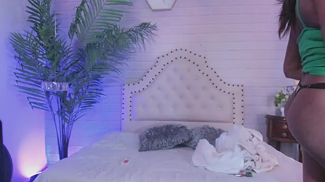 Snapshot of Tayra_Siny chatting on February 20, 2025, 12:25 pm Tayra Siny online show from February 20, 2025, 12:25 pm