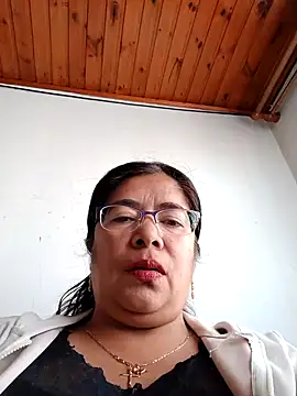 Snapshot of __valentina18 chatting on December 11, 2024, 1:06 pm   valentina18 online show from December 11, 2024, 1:06 pm