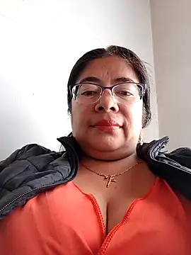 Snapshot of __valentina18 chatting on December 13, 2024, 1:12 pm   valentina18 online show from December 13, 2024, 1:12 pm