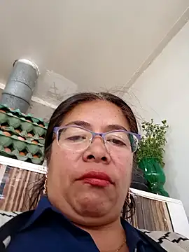Snapshot of __valentina18 chatting on December 21, 2024, 1:32 pm   valentina18 online show from December 21, 2024, 1:32 pm