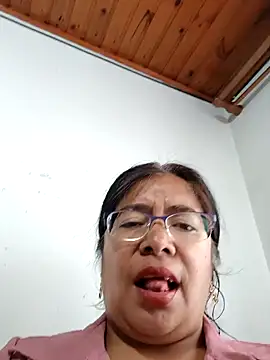 Snapshot of __valentina18 chatting on December 29, 2024, 1:17 pm   valentina18 online show from December 29, 2024, 1:17 pm
