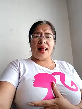 Snapshot of __valentina18 chatting on January 22, 2025, 7:56 pm   valentina18 online show from January 22, 2025, 7:56 pm