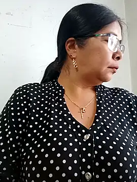 Snapshot of __valentina18 chatting on January 23, 2025, 1:13 pm   valentina18 online show from January 23, 2025, 1:13 pm