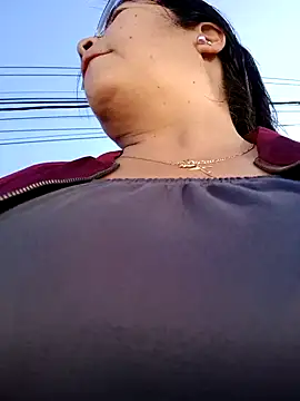 Snapshot of __valentina18 chatting on January 30, 2025, 1:21 pm   valentina18 online show from January 30, 2025, 1:21 pm