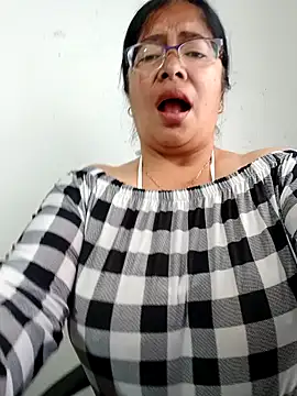 Snapshot of __valentina18 chatting on February 12, 2025, 1:16 pm   valentina18 online show from February 12, 2025, 1:16 pm