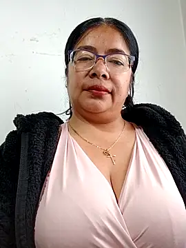 Snapshot of __valentina18 chatting on February 17, 2025, 1:10 pm   valentina18 online show from February 17, 2025, 1:10 pm