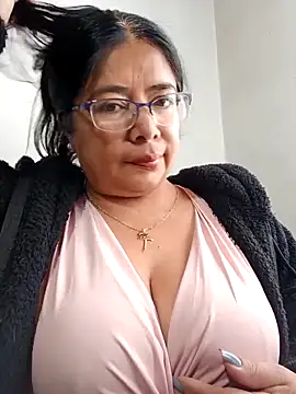 Snapshot of __valentina18 chatting on February 17, 2025, 4:15 pm   valentina18 online show from February 17, 2025, 4:15 pm