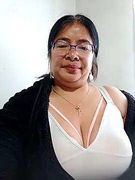 Snapshot of __valentina18 chatting on February 20, 2025, 1:08 pm   valentina18 online show from February 20, 2025, 1:08 pm