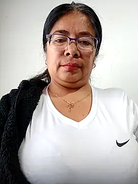 Snapshot of __valentina18 chatting on March 3, 2025, 1:20 pm   valentina18 online show from March 3, 2025, 1:20 pm