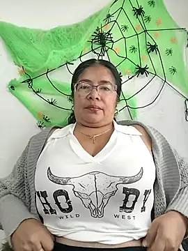 Snapshot of __valentina18 chatting on October 11, 2025, 1:09 pm   valentina18 online show from October 11, 2025, 1:09 pm