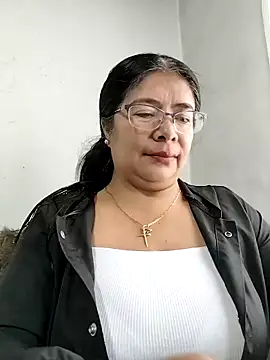 Snapshot of __valentina18 chatting on October 27, 2025, 1:04 pm   valentina18 online show from October 27, 2025, 1:04 pm