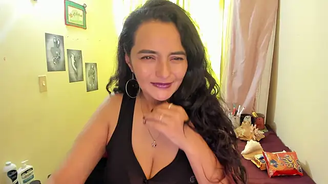 emma luxy online show from December 23, 2024, 1:13 pm