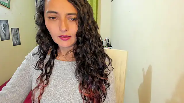 emma luxy online show from January 3, 2025, 6:01 am