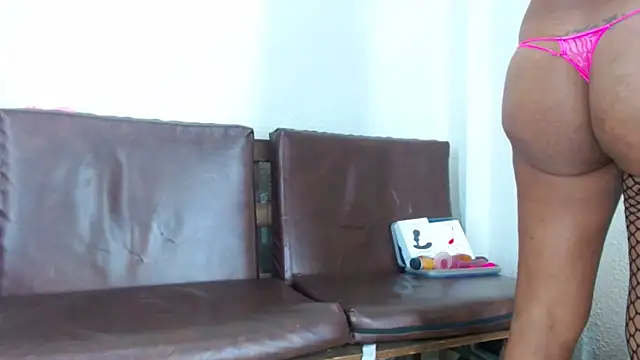 Snapshot of Courtney_Valeria chatting on March 10, 2025, 7:07 pm Courtney Valeria online show from March 10, 2025, 7:07 pm