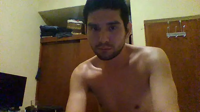 Snapshot of Tomthelong chatting on October 31, 2025, 11:55 am Tomthelong online show from October 31, 2025, 11:55 am