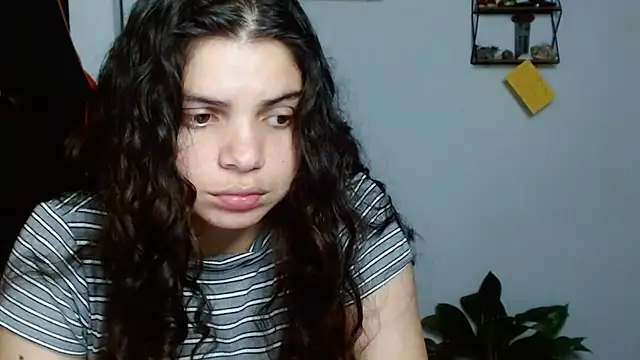 Snapshot of Nikkykora15 chatting on February 26, 2025, 11:37 pm Nikkykora15 online show from February 26, 2025, 11:37 pm