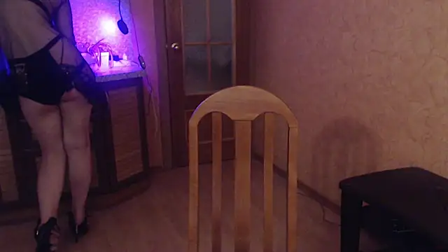 Snapshot of Sonitka chatting on December 8, 2024, 9:52 pm Sonitka online show from December 8, 2024, 9:52 pm