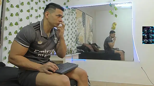 Snapshot of ChoreyTaiylor chatting on November 15, 2025, 2:46 pm ChoreyTaiylor online show from November 15, 2025, 2:46 pm