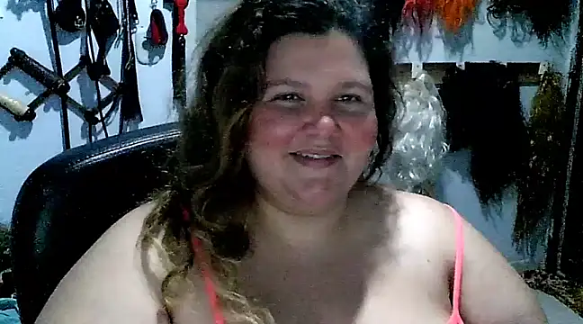 Snapshot of squirt322bbw chatting on February 14, 2025, 2:18 am squirt322bbw online show from February 14, 2025, 2:18 am