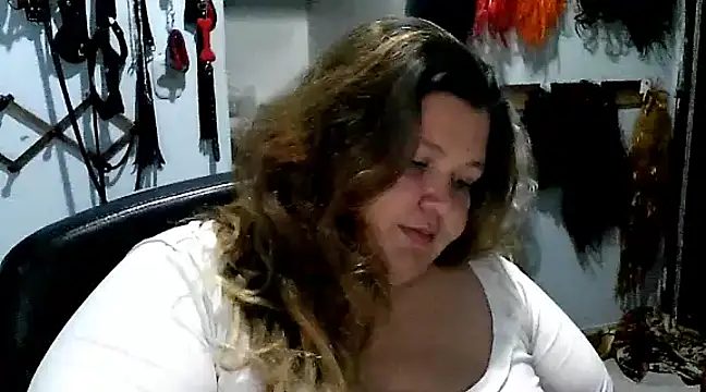Snapshot of squirt322bbw chatting on February 16, 2025, 12:41 am squirt322bbw online show from February 16, 2025, 12:41 am