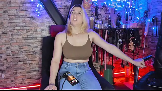 Liltildeman moon online show from December 14, 2025, 3:01 am