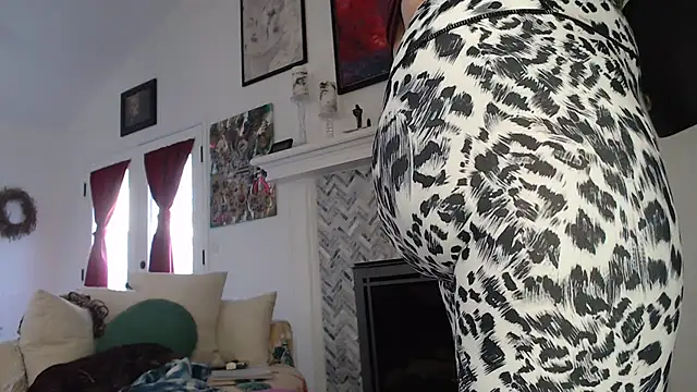 Snapshot of AuroraWillows chatting on March 5, 2025, 9:48 pm AuroraWillows online show from March 5, 2025, 9:48 pm