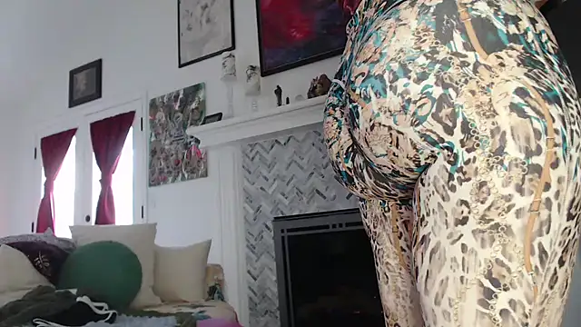 Snapshot of AuroraWillows chatting on March 18, 2025, 2:37 pm AuroraWillows online show from March 18, 2025, 2:37 pm