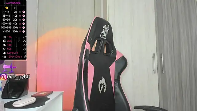 Snapshot of emilyn_grey1 chatting on March 3, 2025, 3:42 pm emilyn grey1 online show from March 3, 2025, 3:42 pm