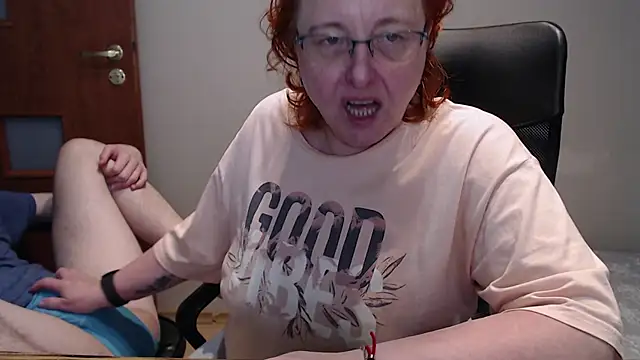 Snapshot of JoannaAndNeighbour chatting on January 10, 2025, 9:23 am JoannaAndNeighbour online show from January 10, 2025, 9:23 am