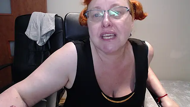 Snapshot of JoannaAndNeighbour chatting on January 18, 2025, 9:02 am JoannaAndNeighbour online show from January 18, 2025, 9:02 am