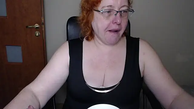 Snapshot of JoannaAndNeighbour chatting on January 21, 2025, 7:58 am JoannaAndNeighbour online show from January 21, 2025, 7:58 am