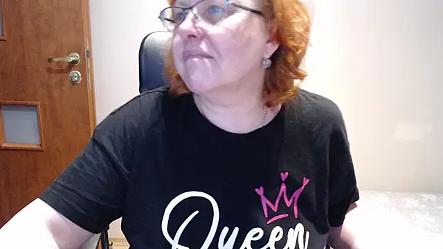 Snapshot of JoannaAndNeighbour chatting on February 4, 2025, 7:29 am JoannaAndNeighbour online show from February 4, 2025, 7:29 am