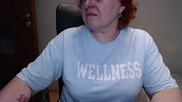 Snapshot of JoannaAndNeighbour chatting on February 20, 2025, 1:51 pm JoannaAndNeighbour online show from February 20, 2025, 1:51 pm