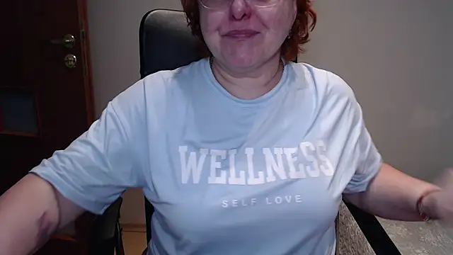 Snapshot of JoannaAndNeighbour chatting on February 21, 2025, 7:34 am JoannaAndNeighbour online show from February 21, 2025, 7:34 am