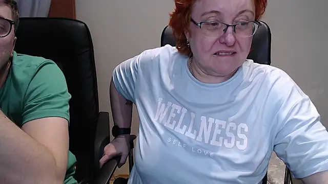 Snapshot of JoannaAndNeighbour chatting on February 24, 2025, 8:27 am JoannaAndNeighbour online show from February 24, 2025, 8:27 am