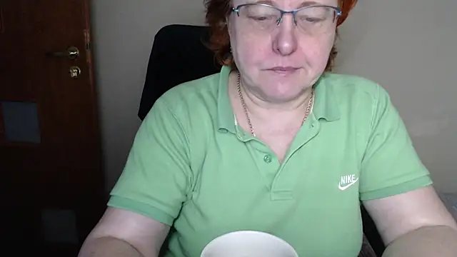 Snapshot of JoannaAndNeighbour chatting on February 26, 2025, 8:04 am JoannaAndNeighbour online show from February 26, 2025, 8:04 am