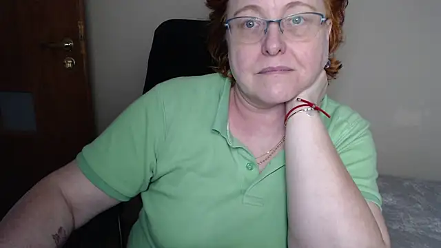 Snapshot of JoannaAndNeighbour chatting on February 26, 2025, 2:14 pm JoannaAndNeighbour online show from February 26, 2025, 2:14 pm