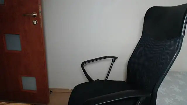 Snapshot of JoannaAndNeighbour chatting on March 20, 2025, 8:42 am JoannaAndNeighbour online show from March 20, 2025, 8:42 am