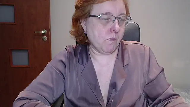 Snapshot of JoannaAndNeighbour chatting on March 21, 2025, 5:02 pm JoannaAndNeighbour online show from March 21, 2025, 5:02 pm