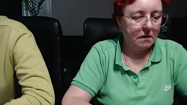 Snapshot of JoannaAndNeighbour chatting on November 7, 2025, 8:25 am JoannaAndNeighbour online show from November 7, 2025, 8:25 am