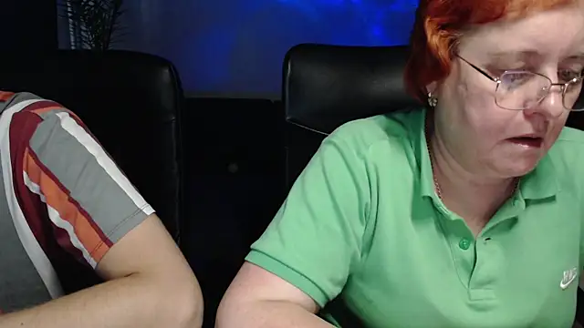 Snapshot of JoannaAndNeighbour chatting on November 8, 2025, 8:36 am JoannaAndNeighbour online show from November 8, 2025, 8:36 am