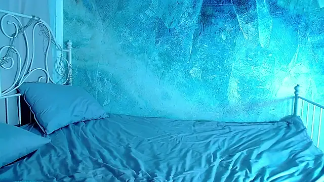 millllina online show from September 20, 2025, 2:18 pm