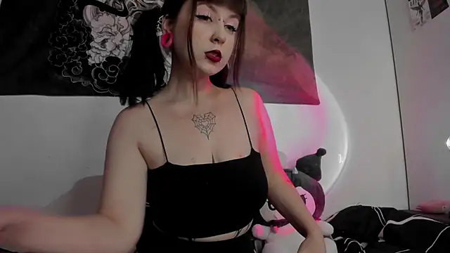 Snapshot of t0riayun0 chatting on January 10, 2025, 11:18 pm t0riayun0 online show from January 10, 2025, 11:18 pm