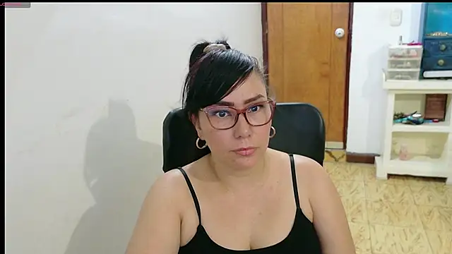 Snapshot of hottplay chatting on November 1, 2025, 3:58 pm hottplay online show from November 1, 2025, 3:58 pm